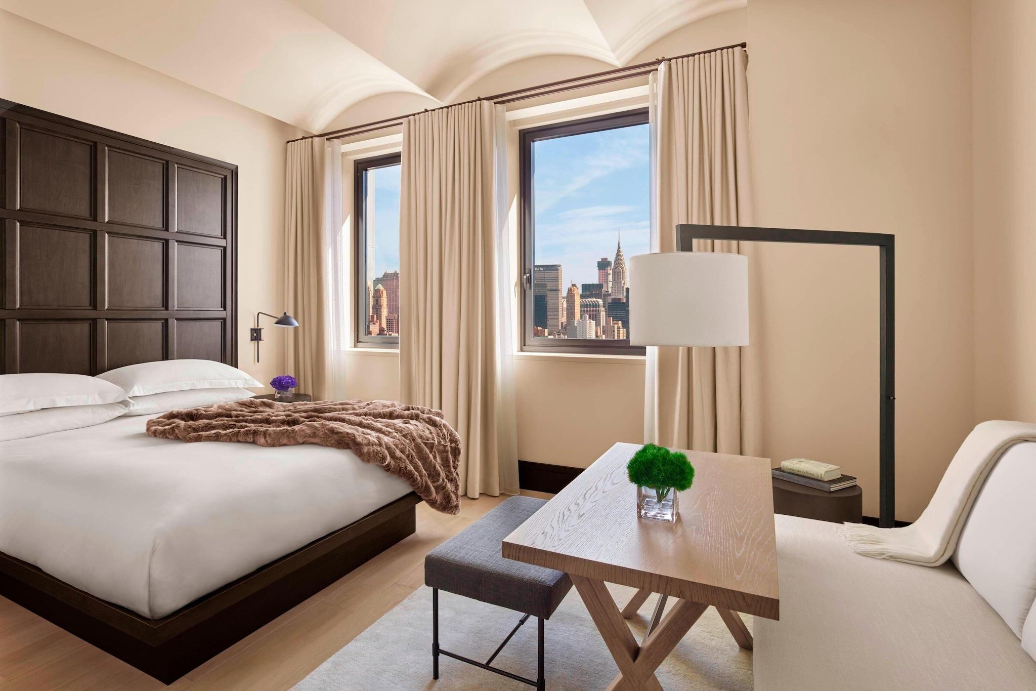 Superior, Double Bed, City View