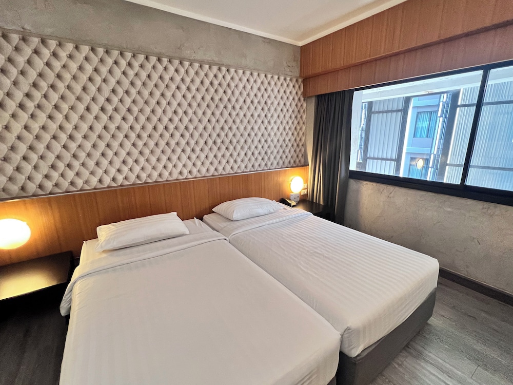 SUPERIOR, TWIN BEDS