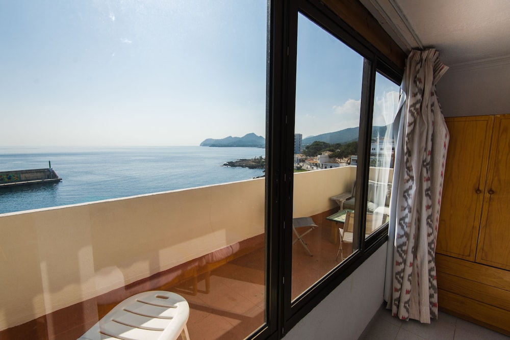 Hostal Port Corona 21/43