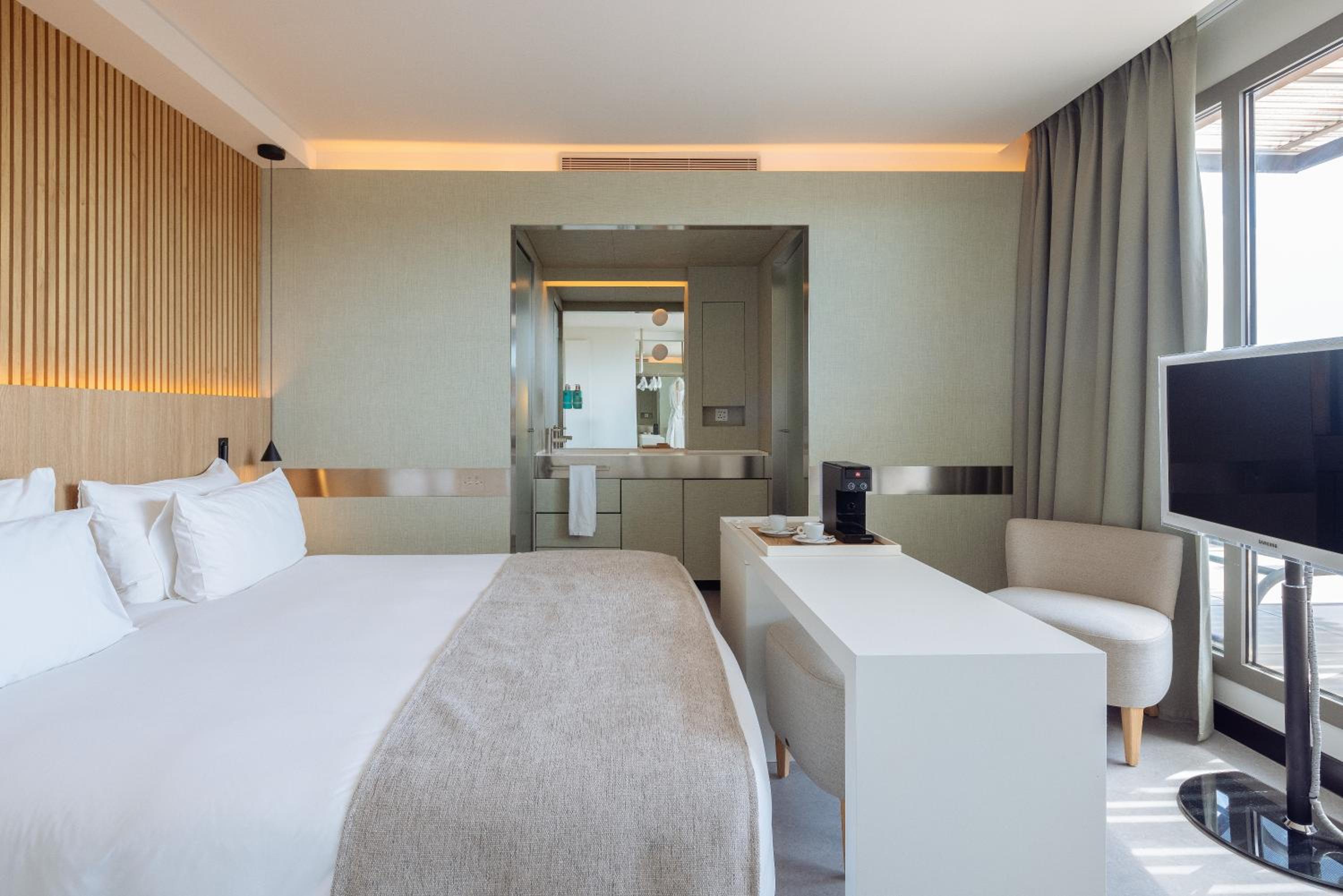 Privilege, King Bed, Terrace