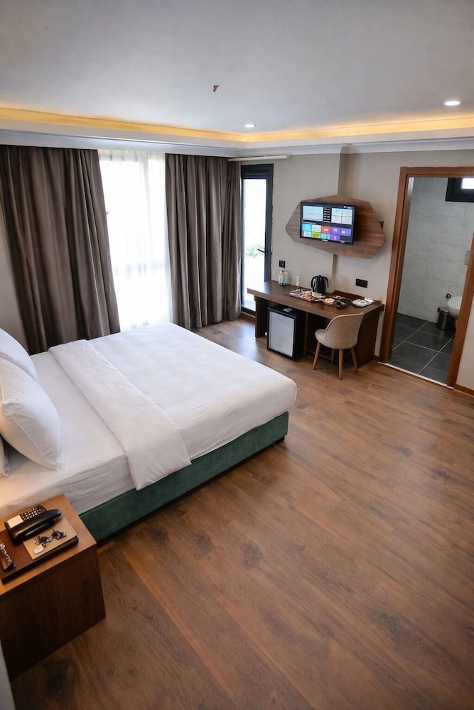 Shelton Airport Otel 35/57