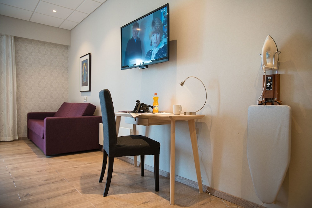Almaas Hotell Stord AS 37/42