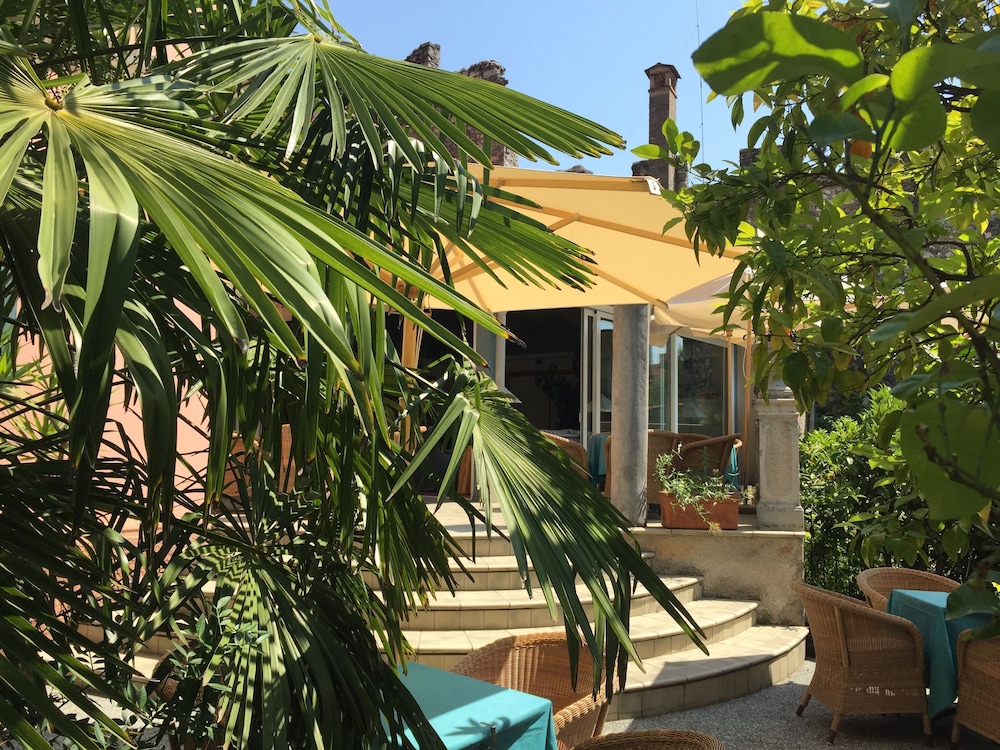 Hotel Villa Miravalle 42/50