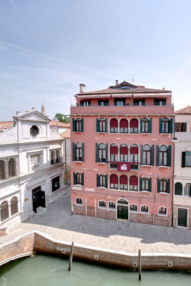Palazzo Schiavoni 79/86