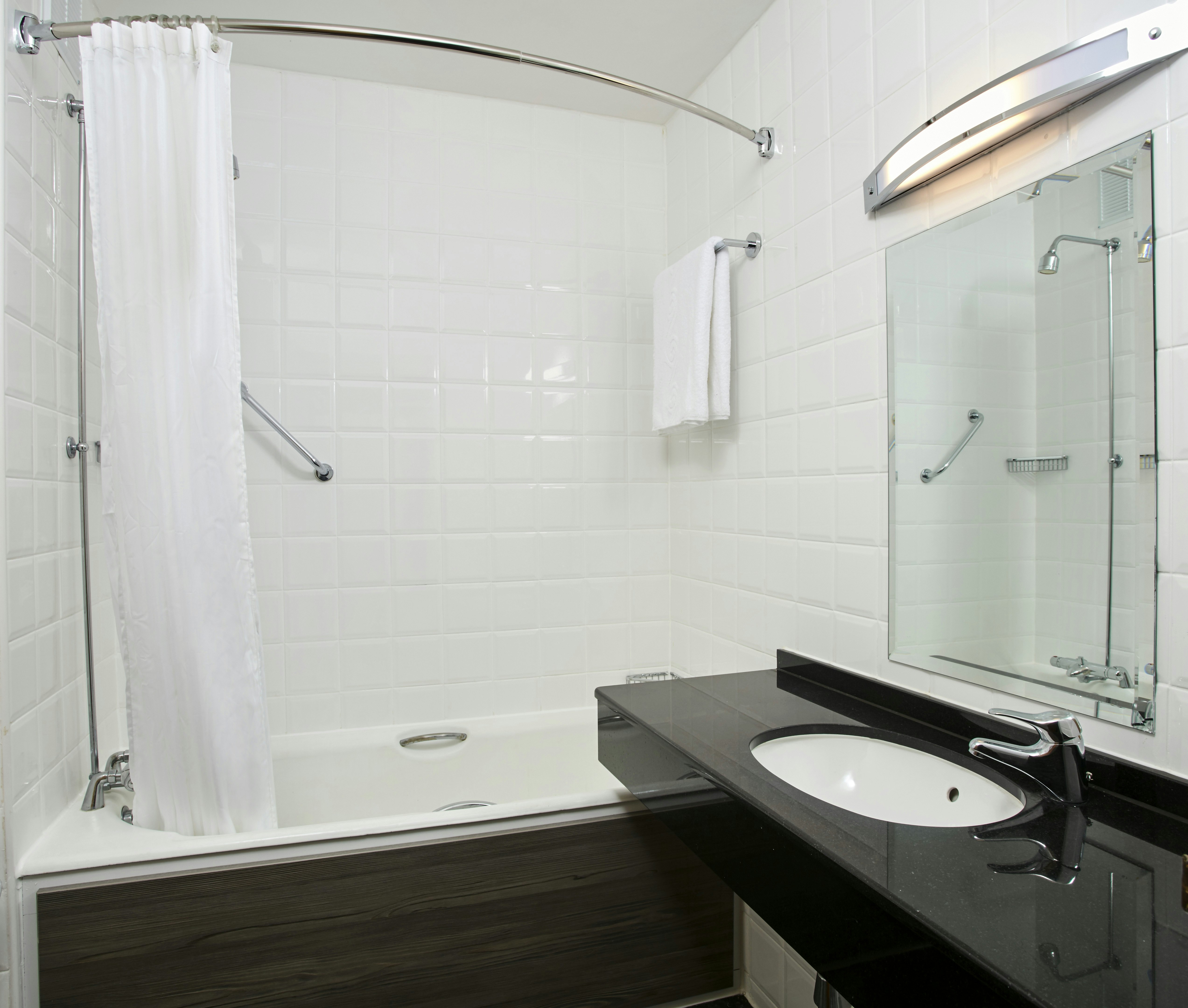 غرفة سوبيريور بسرير مزدوج وسرير فردي، Leonardo Hotel Cheltenham 4/6