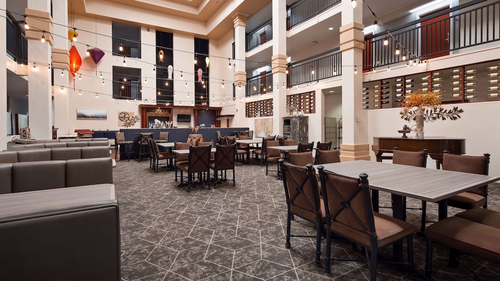 Best Western Plus Villa Del Lago Inn 32/41