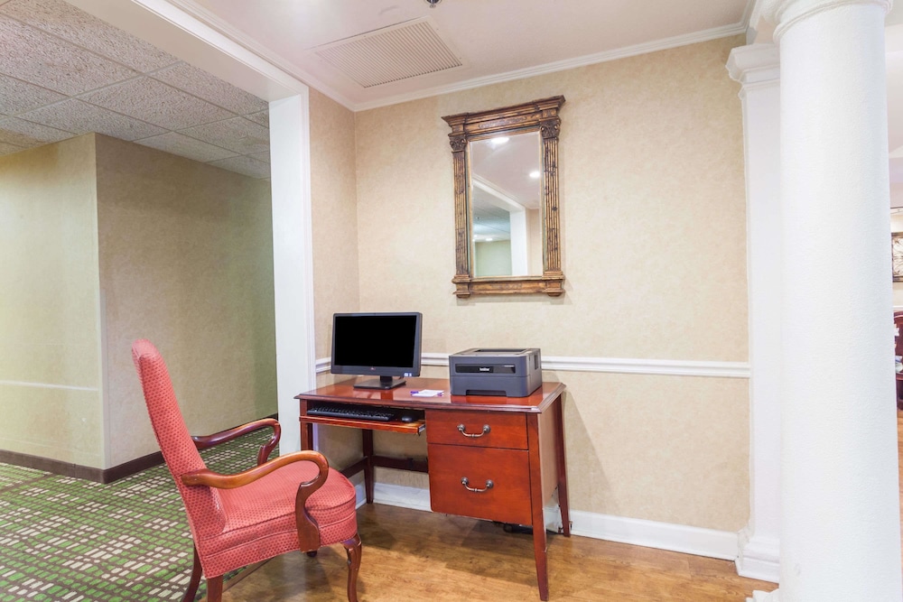 Baymont By Wyndham Columbia Maury 24/28
