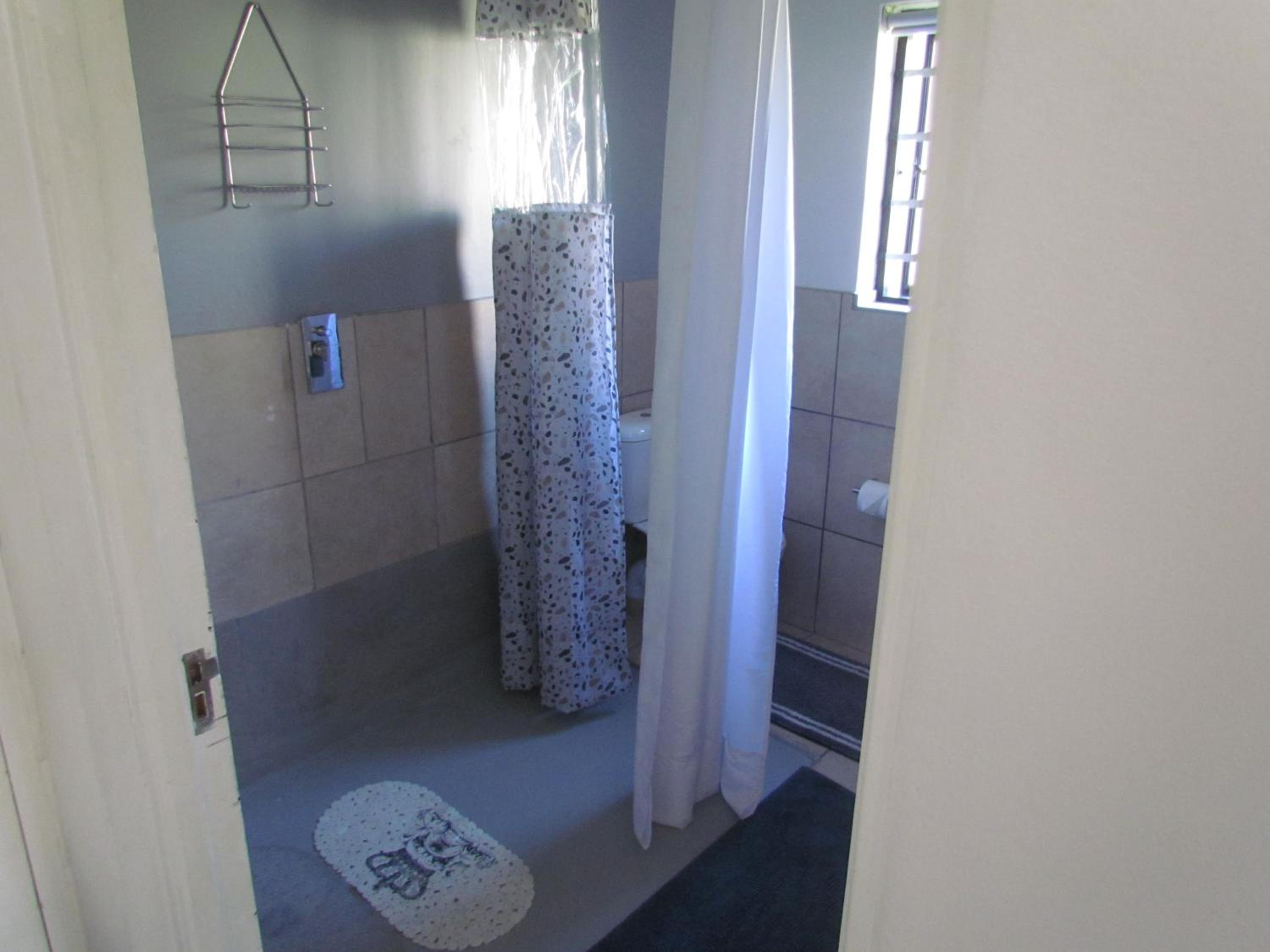 Santini Lace Self Catering 13/29