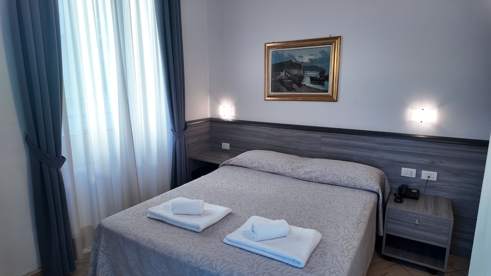 BRIANZA HOTEL 52/68