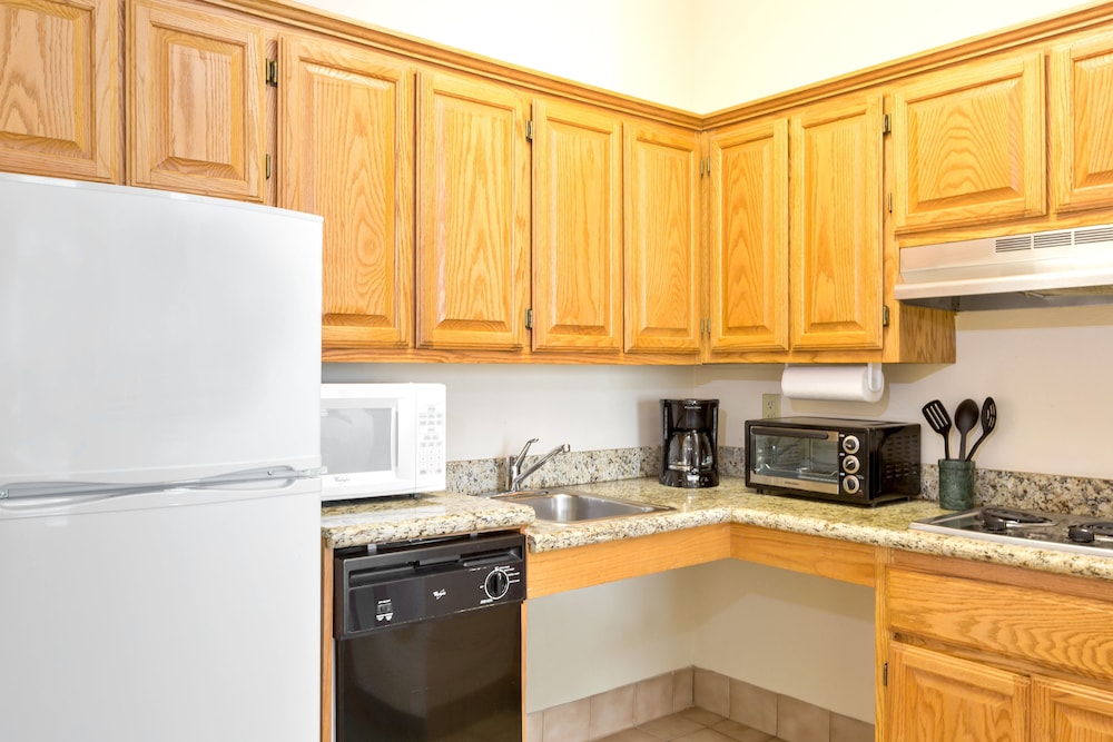 STAYBRIDGE SUITES BROWNSVILLE 56/73