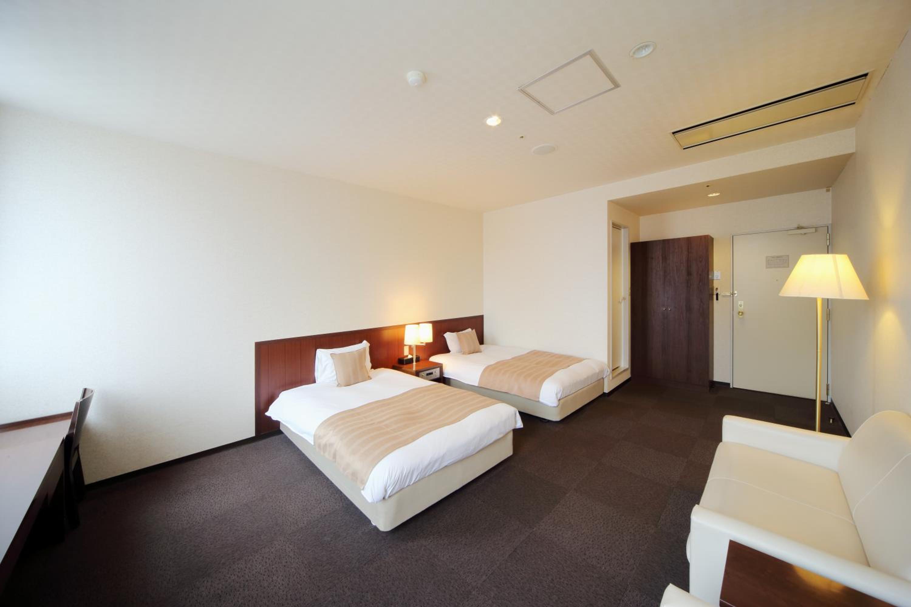 Room, Twin Beds, Large, Smoking