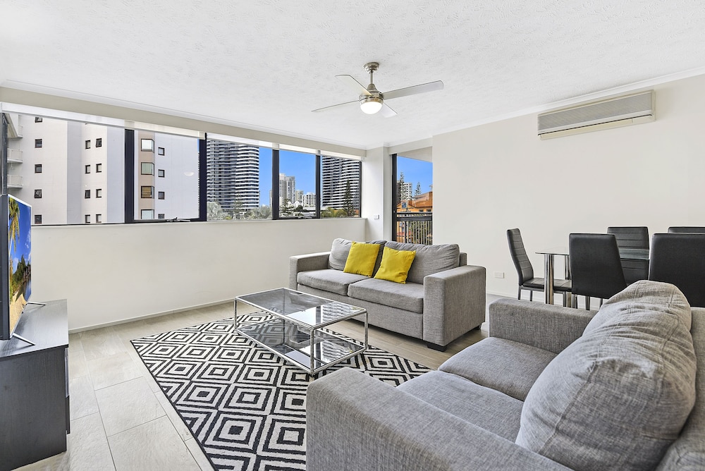 BEST WESTERN BROADBEACH TRAVEL INN APARTMENTS 34/70