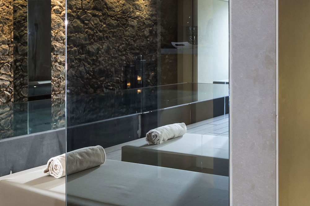 Zash Country Boutique Hotel 46/69