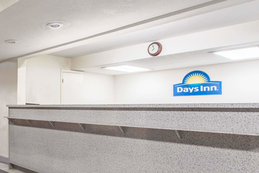 Days Inn By Wyndham Lake City I-10 10/35