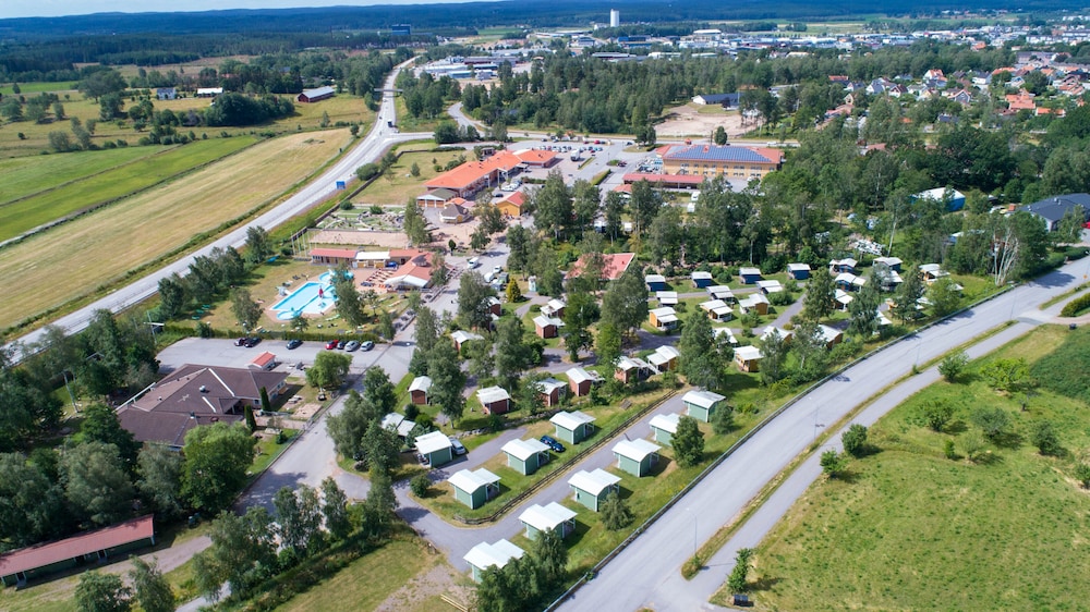 Björkbackens Karaktärshotell 42/50