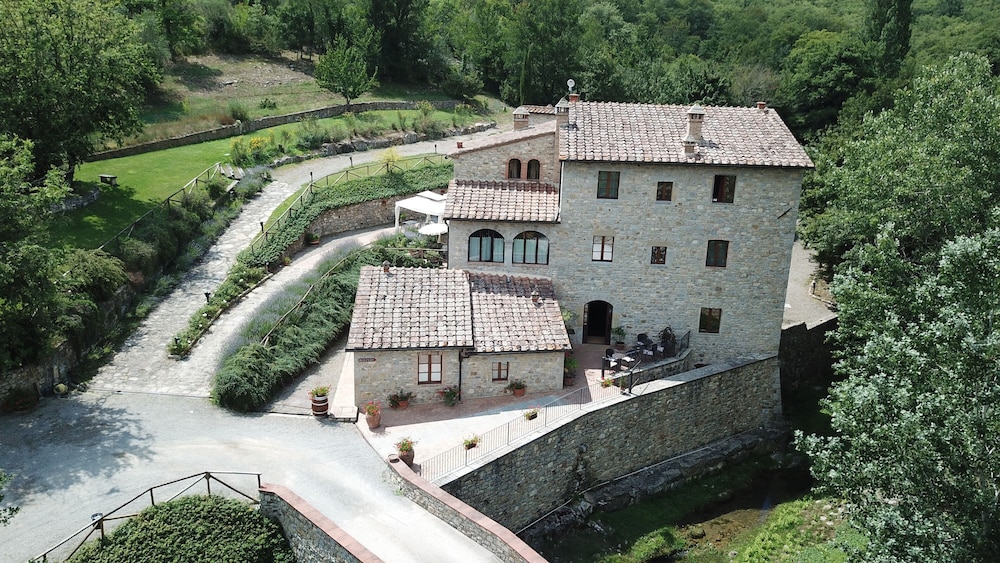 LE POZZE DI LECCHI HOTEL 26/31