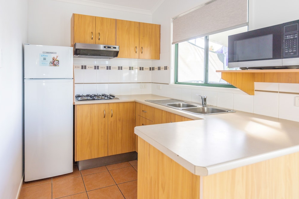 NRMA Bowen Beachfront Holiday Park 27/28