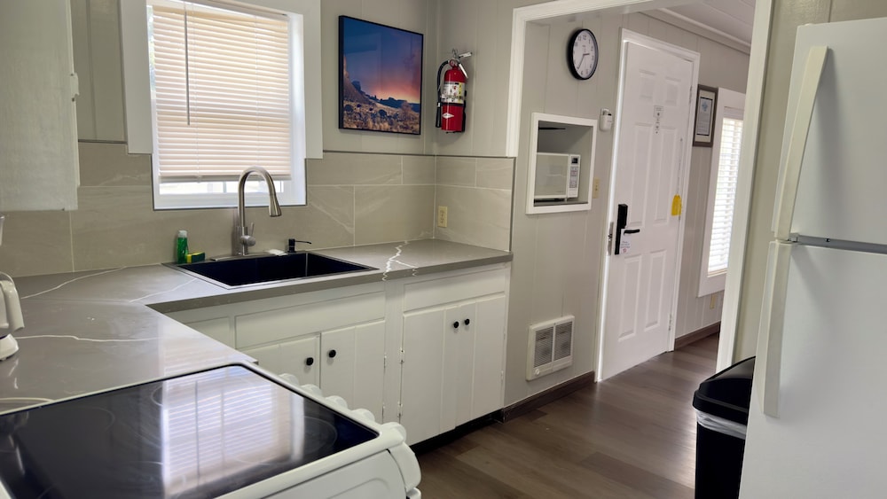 Cabin, Multiple Beds, Pet Friendly, Kitchen
