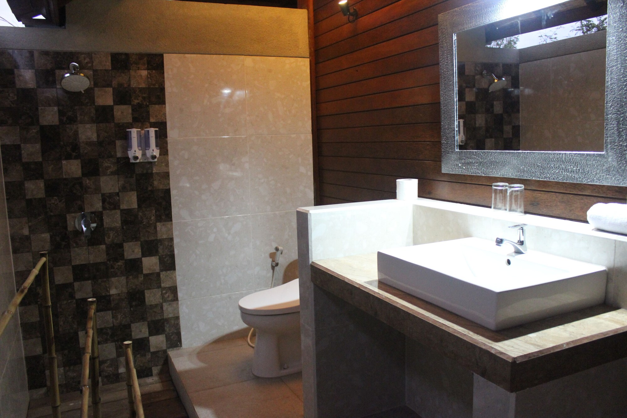 DELUXE, TWIN BEDS, POOL VIEW, BALCONY