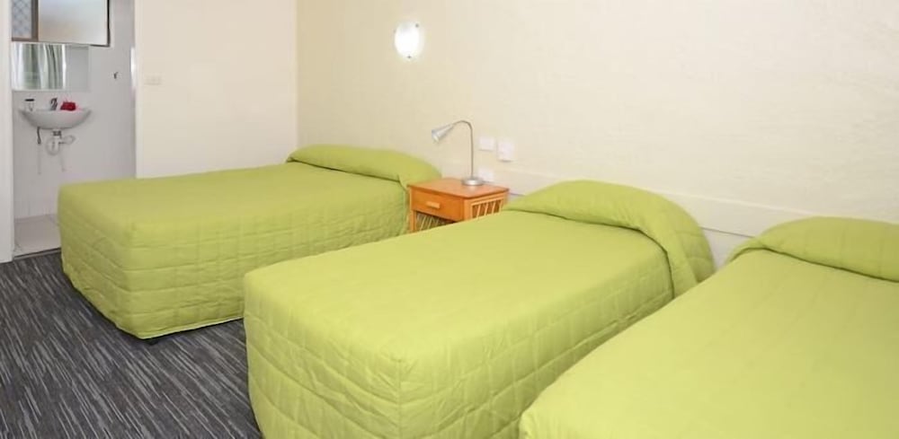 URANGAN MOTOR INN 11/31