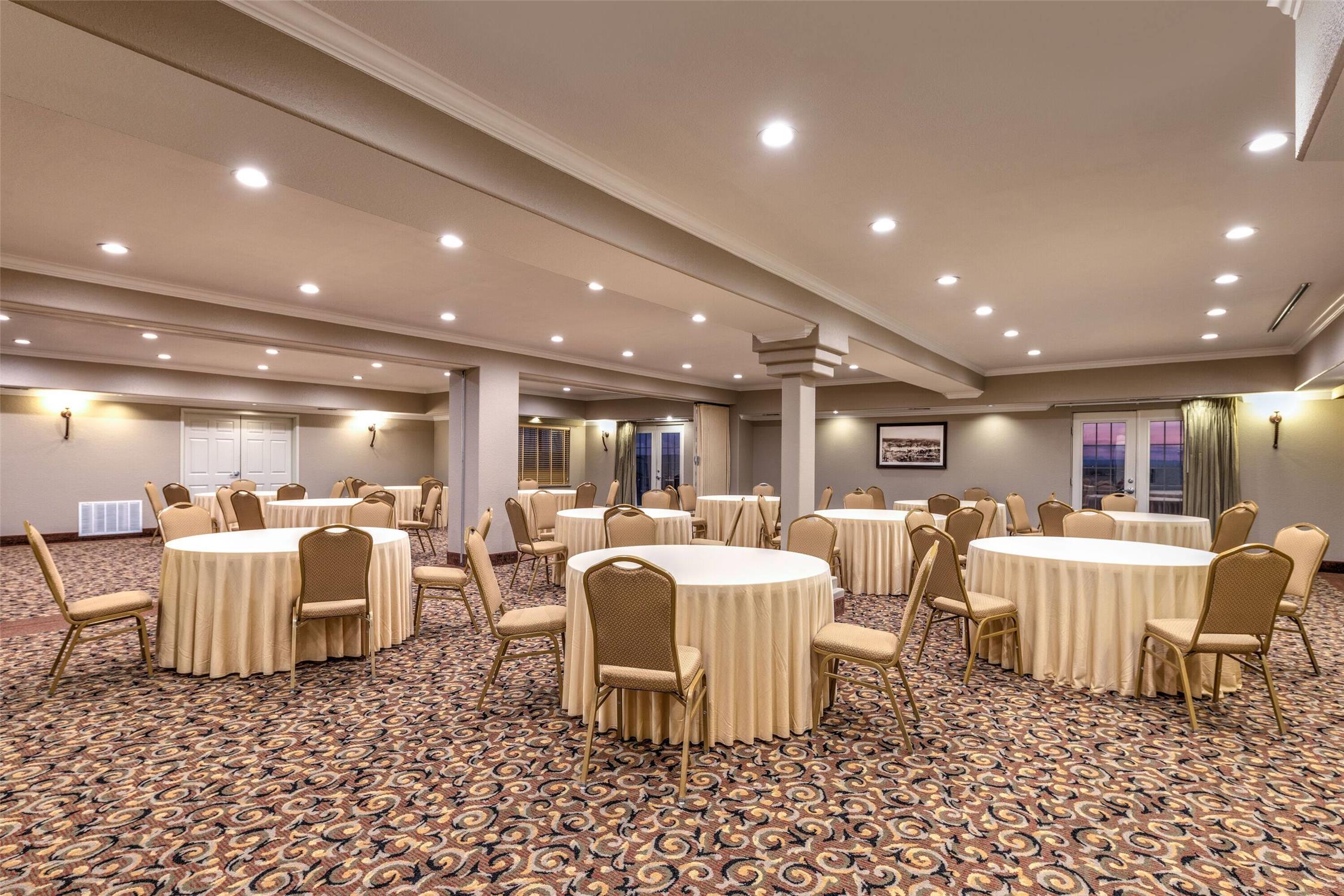 La Quinta Inn Suites Marble Falls 54/77