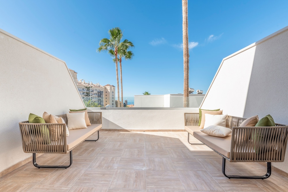 Ohasis Boutique Suites 22/50