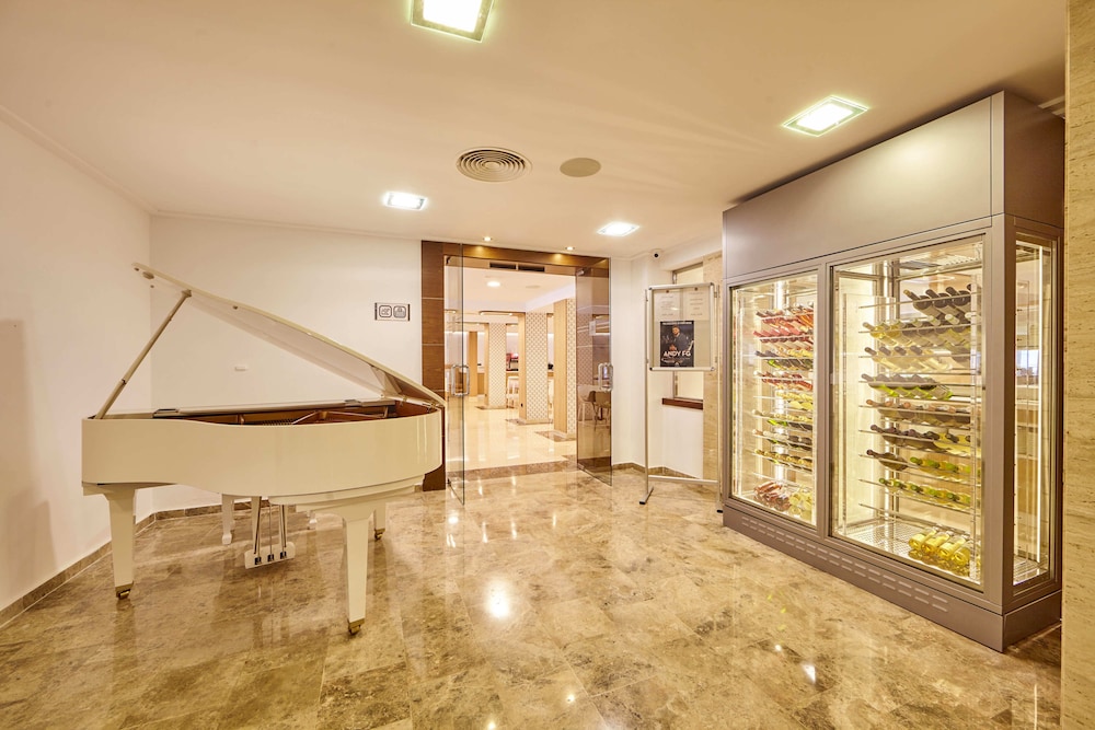 Mediterranean Bay Adults Only 20/49