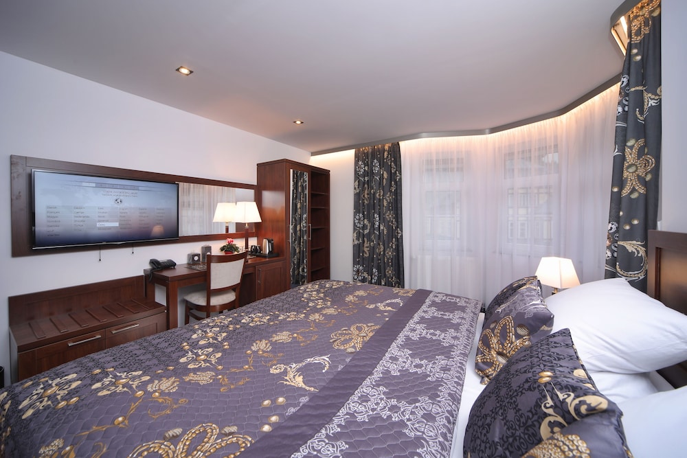 Hotel Central 1920 17/25