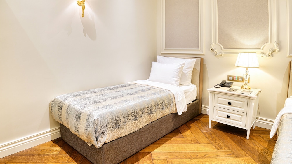 Dekalb Hotel Istanbul 12/50