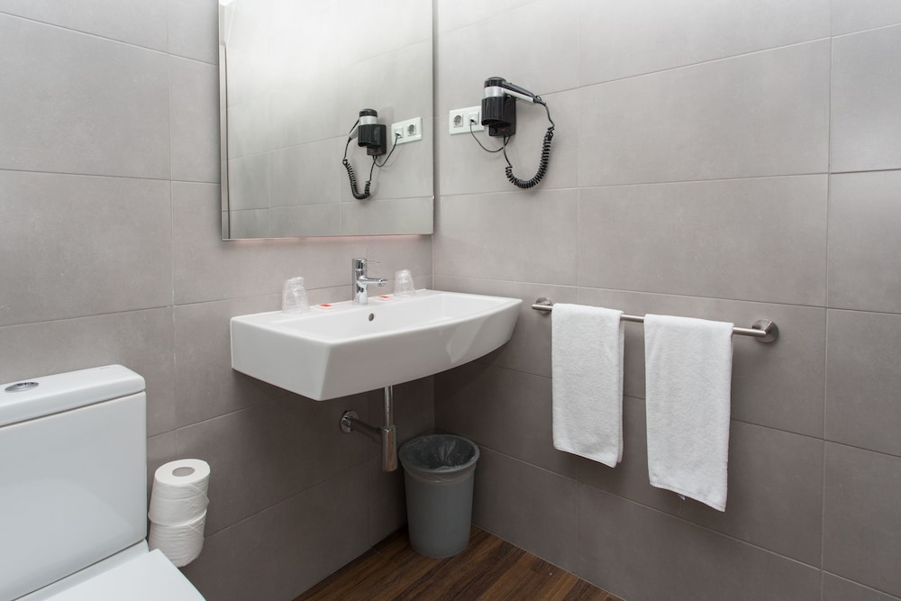 Hostal Opera Ramblas 33/38