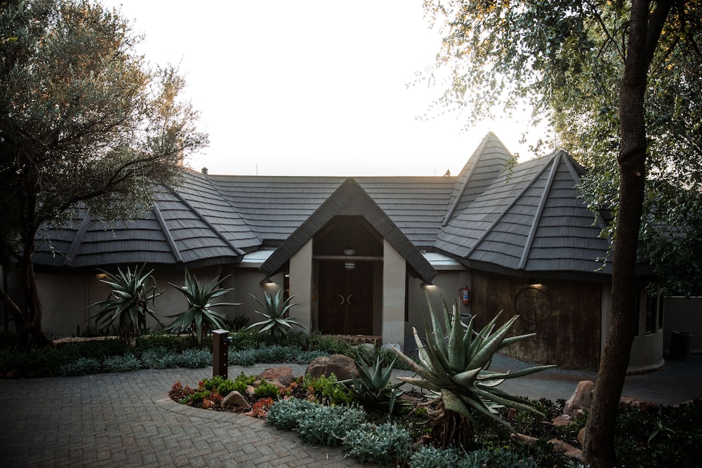 Bona Bona Game Lodge 44/48