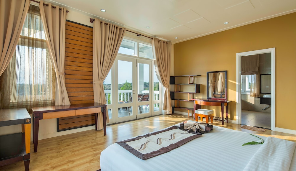 Sea Links Beach Villa 37/67