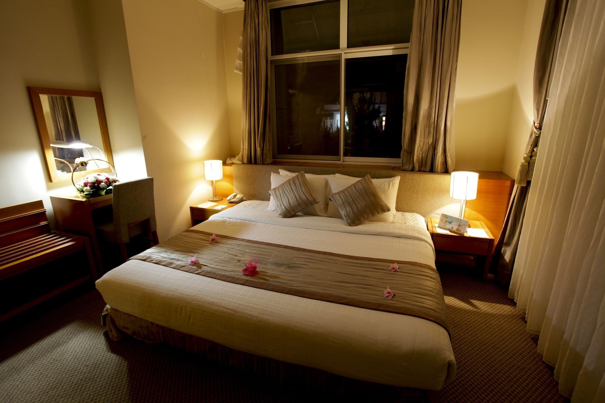 EXECUTIVE, DOUBLE BED