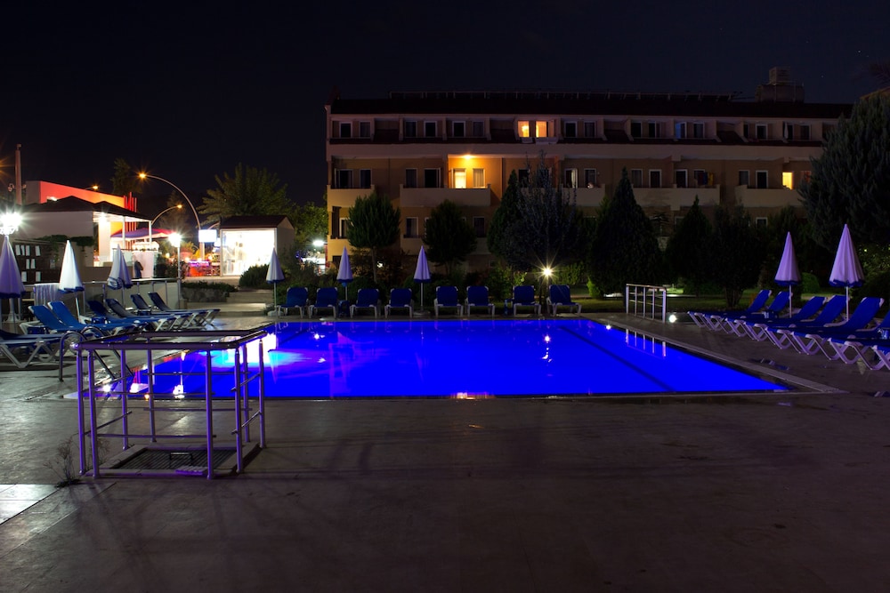 Ares Dream Hotel 48/50