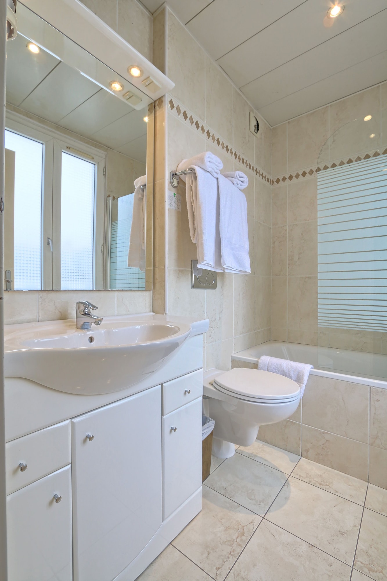 غرفة بسريرين منفصلين مع سرير إضافي، 121 Hotel Paris 4/4