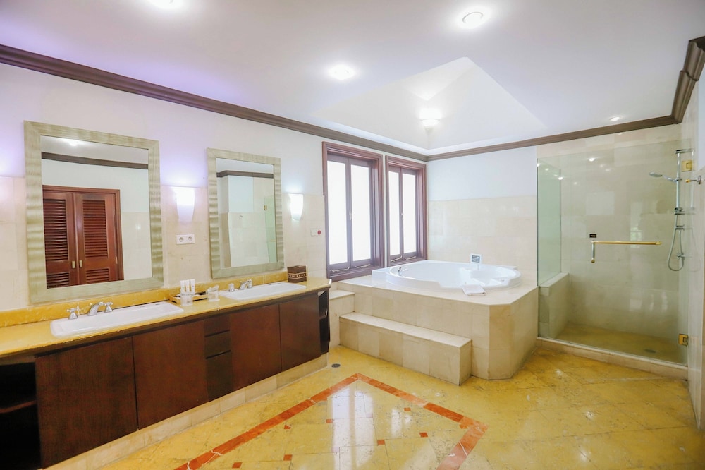 Taman Dayu Golf Club And Resort 55/56