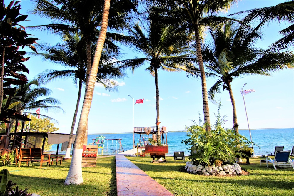 Coras Place Bacalar 56/64