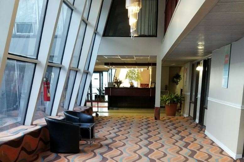 Baymont By Wyndham Montreal Airport 1/12