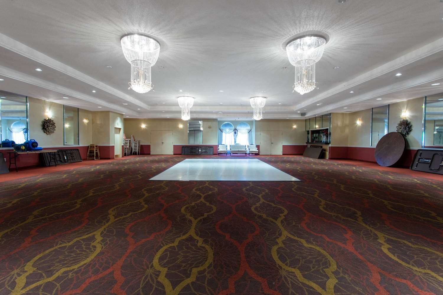 Ramada by Wyndham Glendale Heights/Lombard 15/18