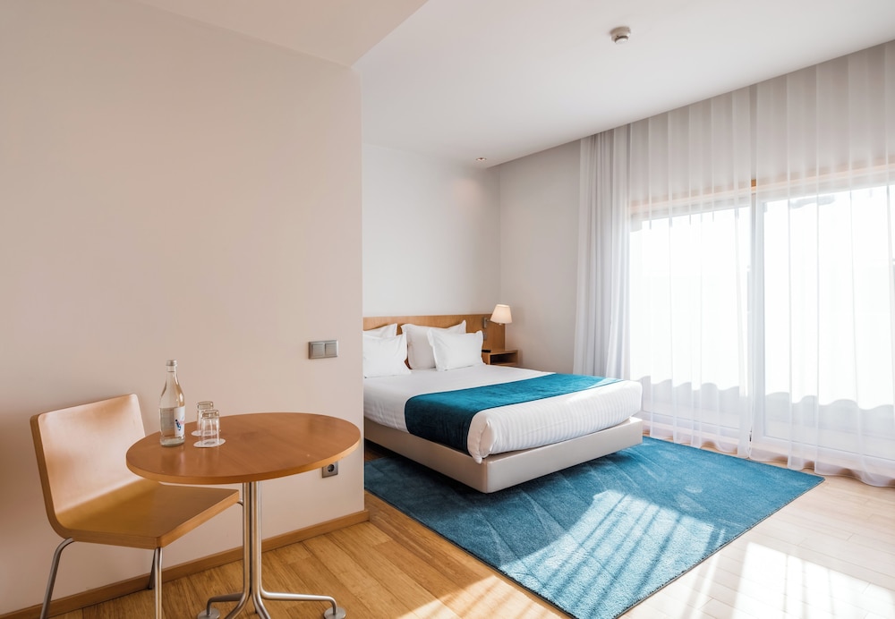 Opohotel Porto Aeroporto 12/48