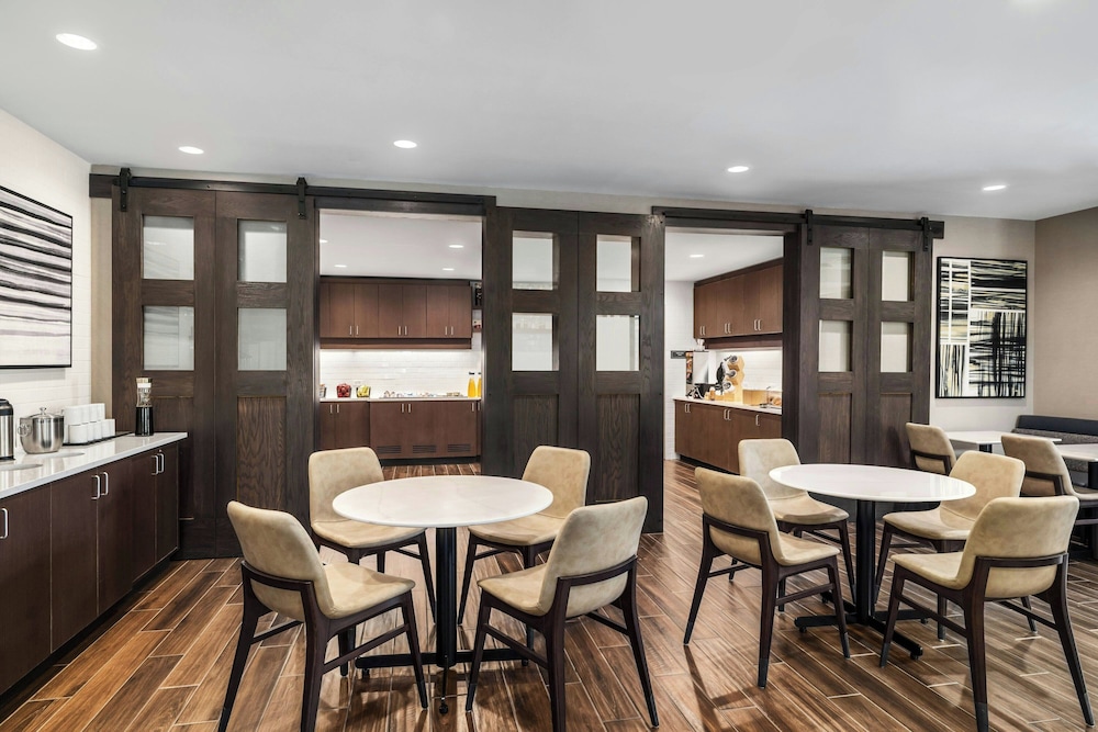Residence Inn By Marriott Richmond Airport 18/36