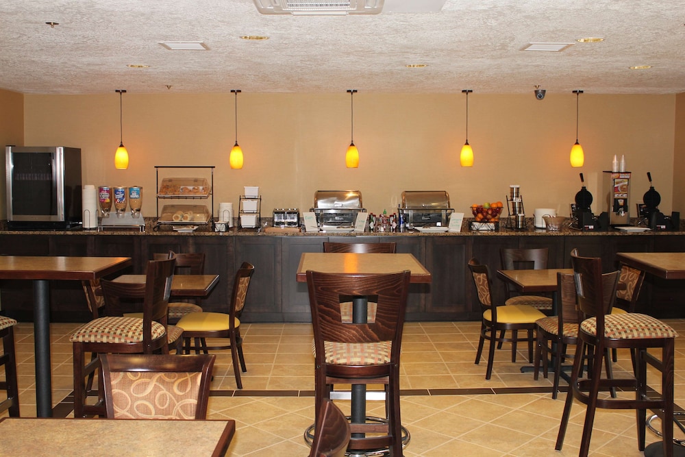 Best Western Plus Grand Manor Inn 29/43