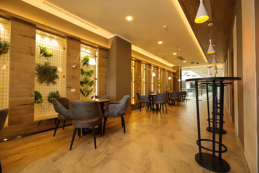 Mercure Tetovo 58/72