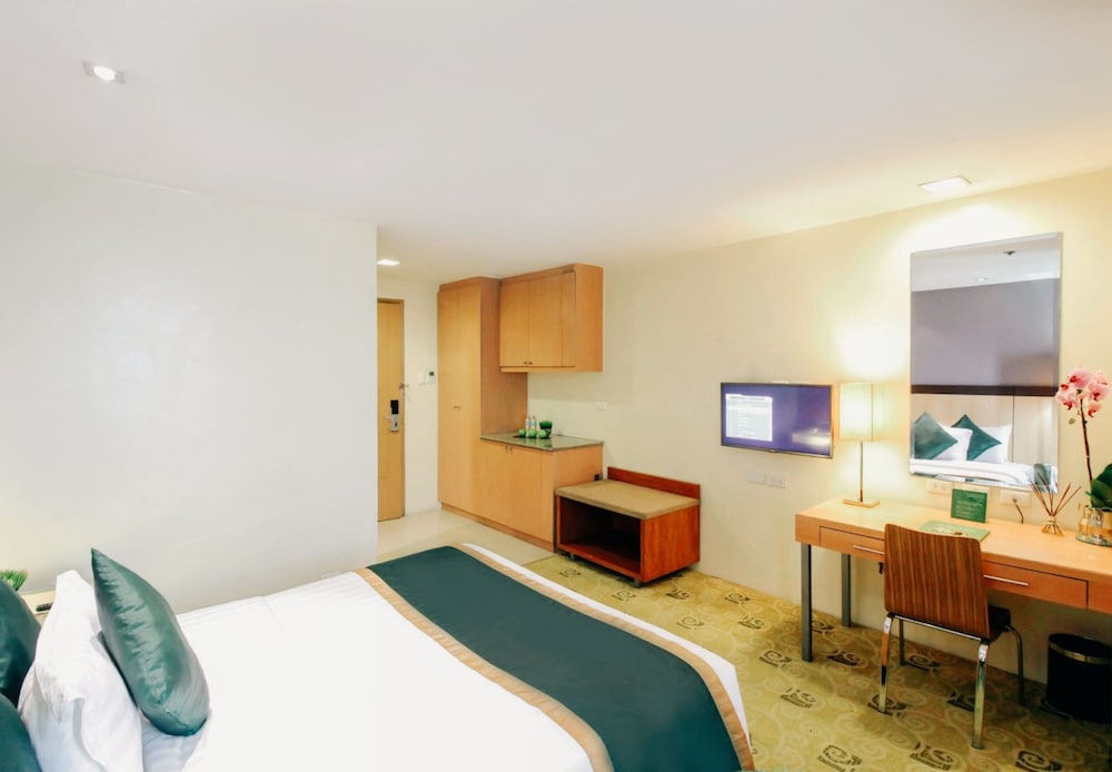 Greenhills Elan Hotel Modern 25/56