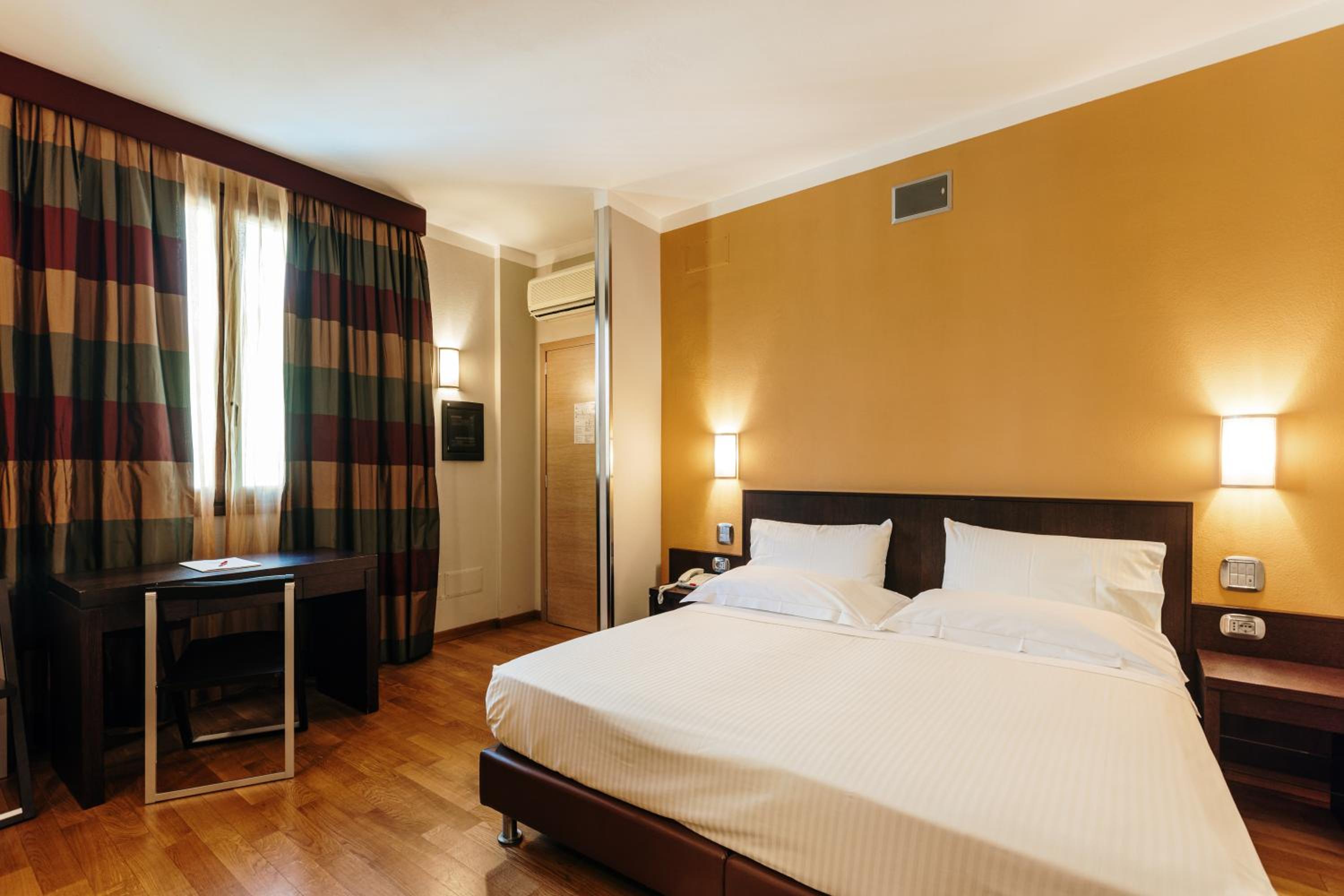 Superior, Double or Twin Bed