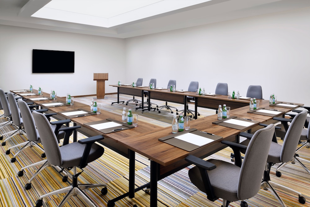 Movenpick Jumeirah Village Triangle 73/82