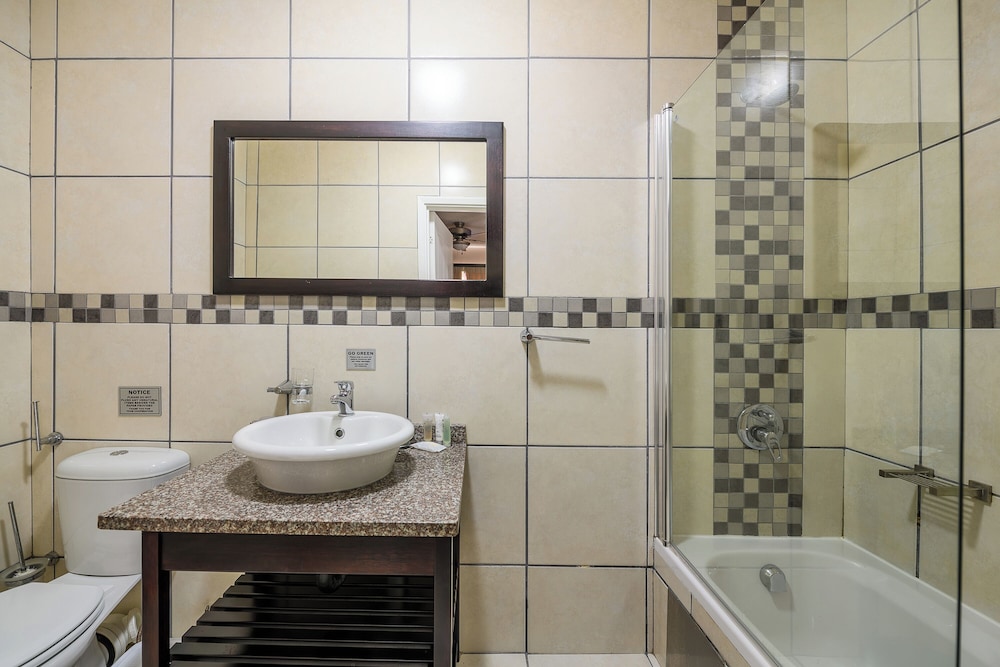 Umhlanga Cabanas 33/35