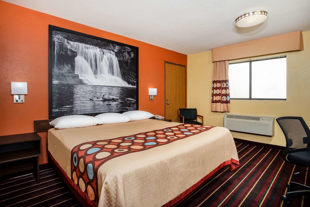 Super 8 By Wyndham Crawfordsville 8/20