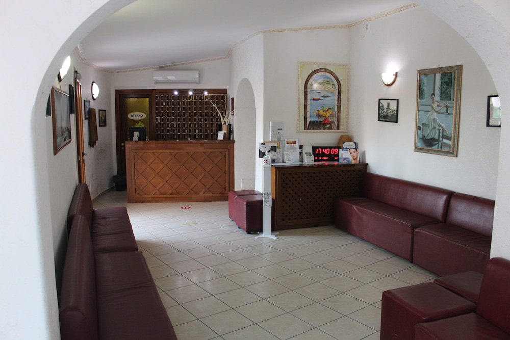 HOTEL CASTIGLIONE 48/74