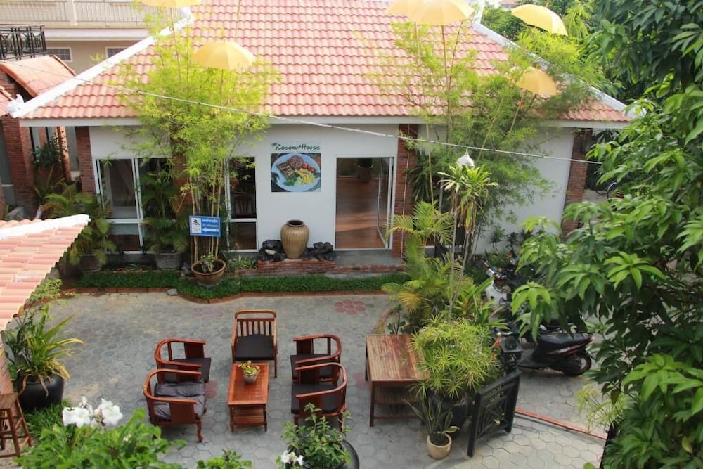 The Coconut House 6/50